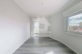 3 bedroom apartment with good areas located on Avenida 25 de Abril in Portimão 3 bedroom apartment with good areas located on Avenida 25 de Abril in Portimão