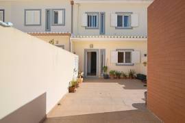 Viva entre o conforto e o mar - Moradia T3 disponivel