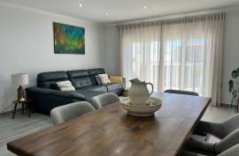 Viva entre o conforto e o mar - Moradia T3 disponivel