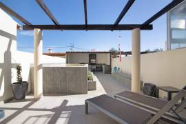 Viva entre o conforto e o mar - Moradia T3 disponivel