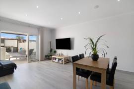 Viva entre o conforto e o mar - Moradia T3 disponivel