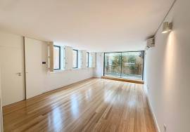 3 bedroom villa with garden and garage in Matosinhos