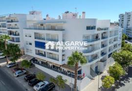 2-bedroom apartment on the top floor with sea view, 200 meters from the beach in Quarteira, Algarve