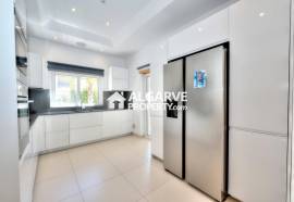 4-Bedroom Villa in The Crest Condominium, Almancil | Golden Triangle Algarve