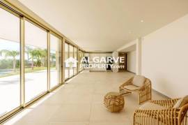 Single-Story 4-Bedroom Villa in the Algarve with Pool, Panoramic Views, and High Energy Efficiency