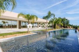 Single-Story 4-Bedroom Villa in the Algarve with Pool, Panoramic Views, and High Energy Efficiency