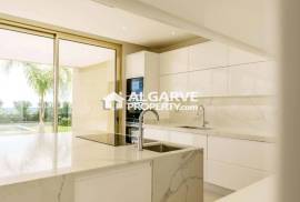 Single-Story 4-Bedroom Villa in the Algarve with Pool, Panoramic Views, and High Energy Efficiency