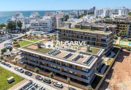 Luxurious brand new 4 bedroom apartment in front of Quarteira Beach, Algarve
