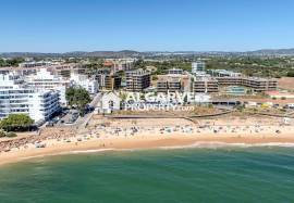 Luxurious brand new 4 bedroom apartment in front of Quarteira Beach, Algarve