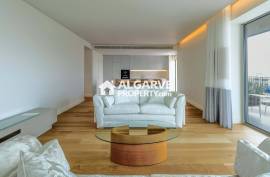 Luxurious brand new 4 bedroom apartment in front of Quarteira Beach, Algarve