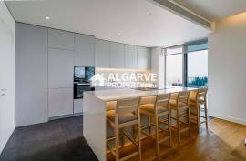 Luxurious brand new 4 bedroom apartment in front of Quarteira Beach, Algarve