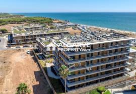 Luxurious brand new 4 bedroom apartment in front of Quarteira Beach, Algarve