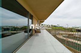 Luxurious brand new 4 bedroom apartment in front of Quarteira Beach, Algarve