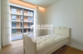 Luxurious brand new 4 bedroom apartment in front of Quarteira Beach, Algarve