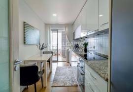 Excellent 1-bedroom apartment with sea views in a condominium with a  pool, south-facing balcony next to Quarteira beach.