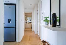 Excellent 1-bedroom apartment with sea views in a condominium with a  pool, south-facing balcony next to Quarteira beach.