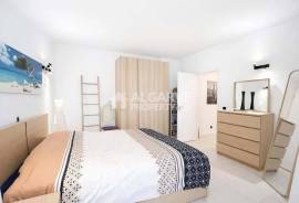 2+1 Bedroom Duplex Apartment with Pool in Quarteira