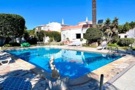 2+1 Bedroom Duplex Apartment with Pool in Quarteira