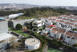 Fully renovated 4 bedroom apartment with 160 sqm in the center of Nogueira, Maia Fully renovated 4 bedroom apartment with 160 sqm in the center of Nogueira, Maia