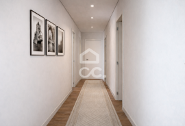 Fully renovated 4 bedroom apartment with 160 sqm in the center of Nogueira, Maia Fully renovated 4 bedroom apartment with 160 sqm in the center of Nogueira, Maia