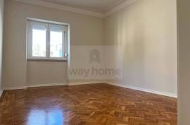 2 Bedroom Apartment | Benfica | Leasehold | Refurbished