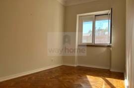 2 Bedroom Apartment | Benfica | Leasehold | Refurbished