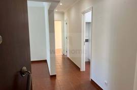 2 Bedroom Apartment | Benfica | Leasehold | Refurbished