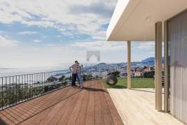 CONTEMPORARY ADDRESS IN FUNCHAL
