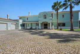 Carvoeiro – Spacious luxury 5+1-bedroom villa with pool, sea views, double garage on large private plot