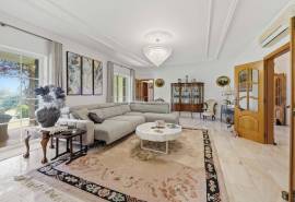 Carvoeiro – Spacious luxury 5+1-bedroom villa with pool, sea views, double garage on large private plot