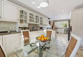 Carvoeiro – Spacious luxury 5+1-bedroom villa with pool, sea views, double garage on large private plot