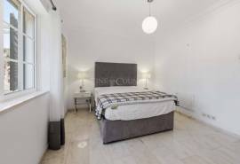 Carvoeiro – Spacious luxury 5+1-bedroom villa with pool, sea views, double garage on large private plot