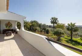 Olhão – Luxury 3-Bedroom Quinta with Pool, Sea Views and Olive Grove.