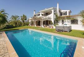 Olhão – Luxury 3-Bedroom Quinta with Pool, Sea Views and Olive Grove.