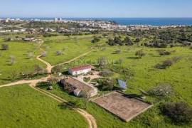 Large plot of land with potential to build and fantastic sea views, for sale in Lagos