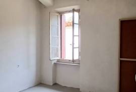 Village House To Refresh With 3 Bedrooms, 2 Shower Rooms, A Convertible Attic, Cellars And A Patio, Near The River.