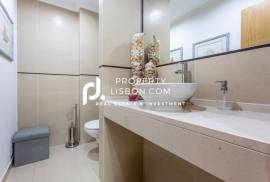 Lisbon 4 Bed Villa Modern Large Rooms