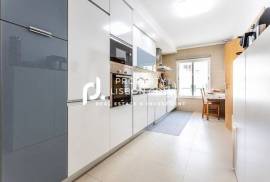 Lisbon 4 Bed Villa Modern Large Rooms Lisbon 4 Bed Villa Modern Large Rooms