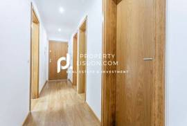 Lisbon 4 Bed Villa Modern Large Rooms Lisbon 4 Bed Villa Modern Large Rooms