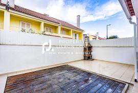 Lisbon 4 Bed Villa Modern Large Rooms Lisbon 4 Bed Villa Modern Large Rooms