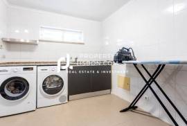 Lisbon 4 Bed Villa Modern Large Rooms Lisbon 4 Bed Villa Modern Large Rooms