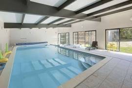 Detached Country House with Indoor Pool