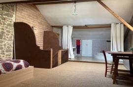 Beautiful House with Pool in the Middle of Vineyards