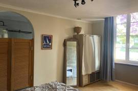 Beautiful House with Pool in the Middle of Vineyards