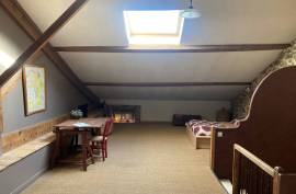 Beautiful House with Pool in the Middle of Vineyards