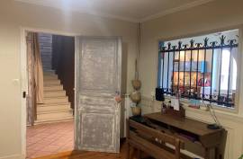 Beautiful House with Pool in the Middle of Vineyards