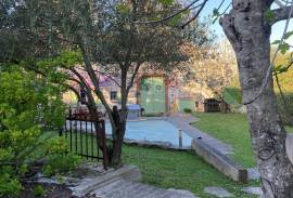 Beautiful House with Pool in the Middle of Vineyards