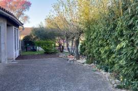 Beautiful House with Pool in the Middle of Vineyards