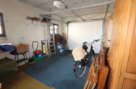 Single Storey Villa With Garden