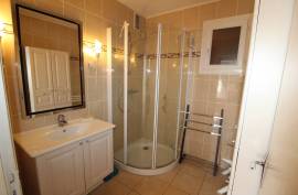 Single Storey Villa With Garden